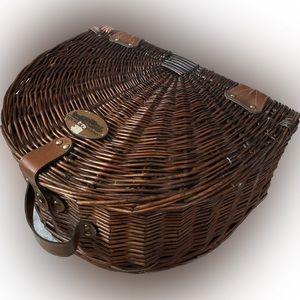 Vintage Hickory Farms Picnic Basket with Picnic Ware